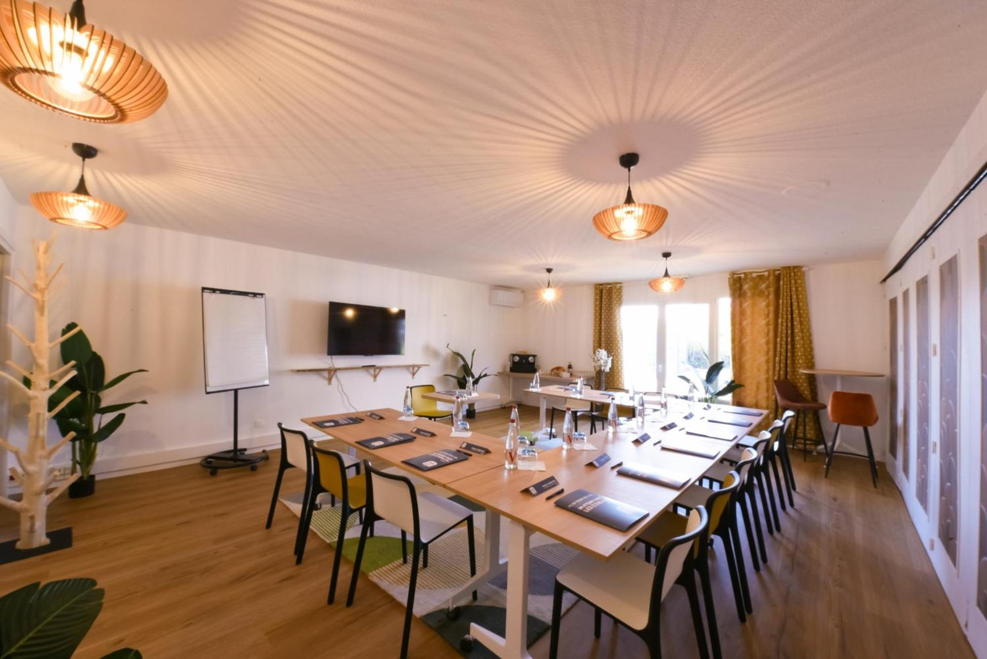 Kyriad Villeneuve Saint Georges - Hotel Renove Zewnętrze zdjęcie